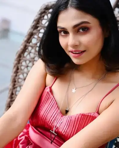 Call Girls Service in Mundi